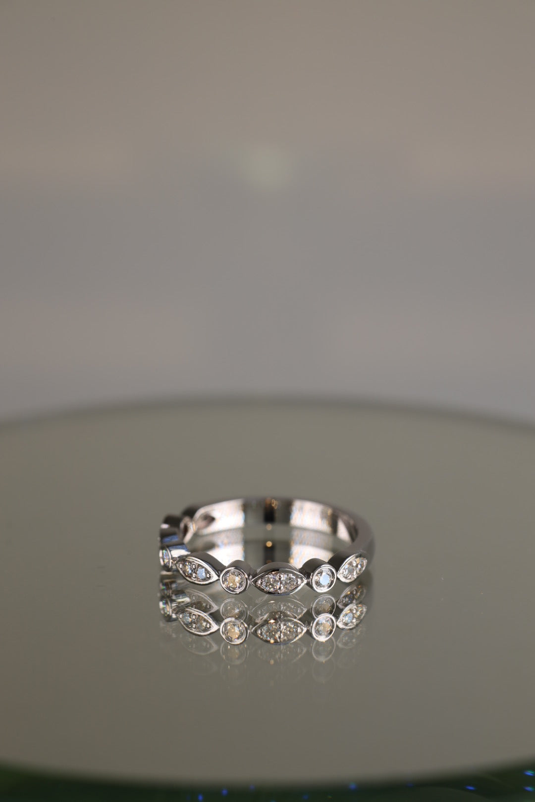 White gold art deco round brilliant diamond ring