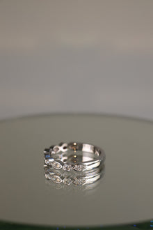 White gold art deco round brilliant diamond ring